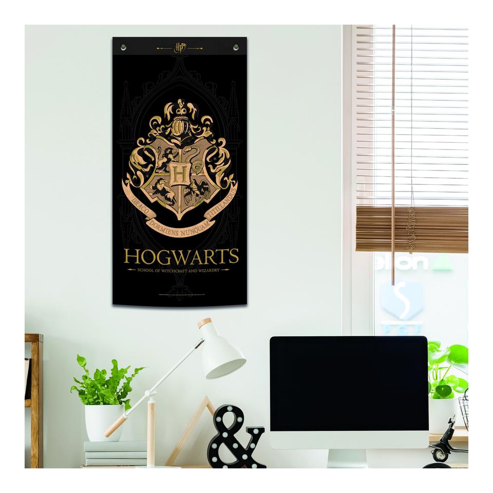 HARRY POTTER HOGWARTS WALL BANNER